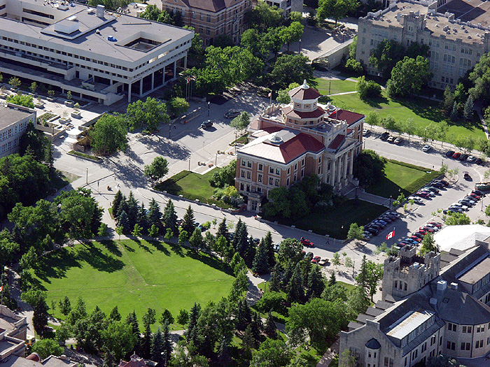 曼尼托巴大学 